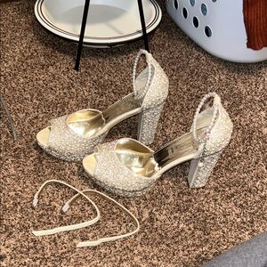 Elegant Women's Pearl/Sparkle Block Heel